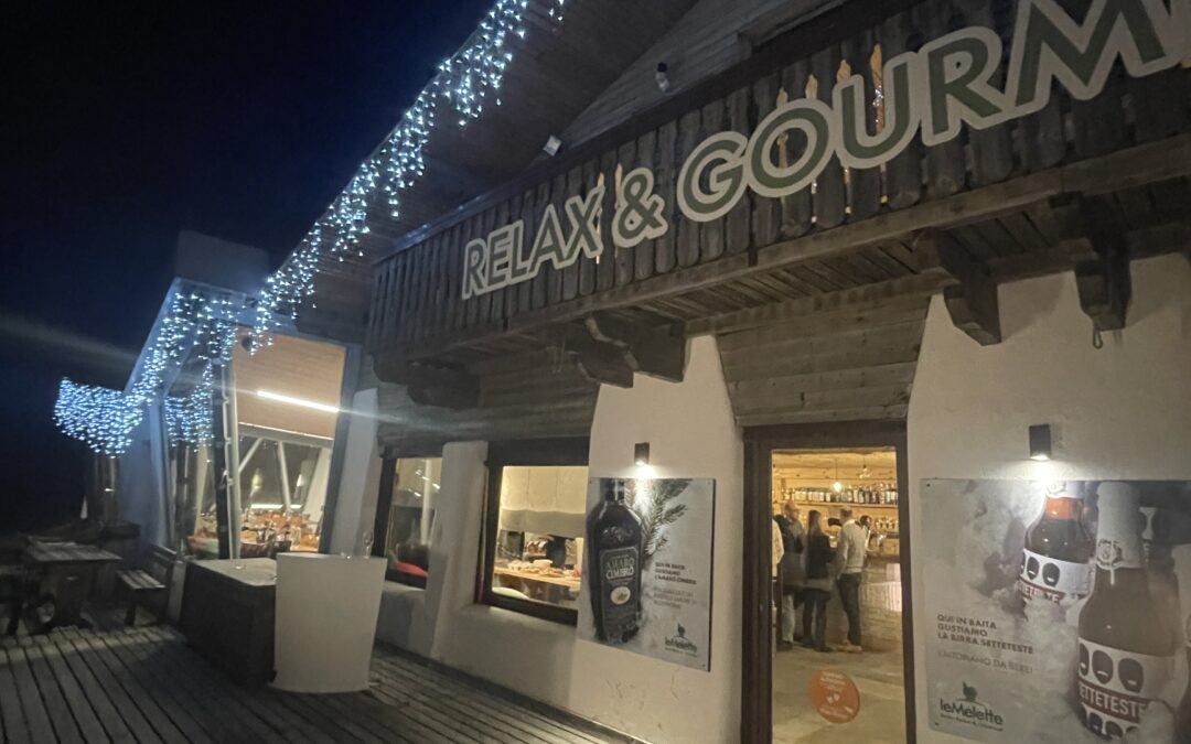 Cena con il gatto delle nevi in Baita Relax & Gourmet