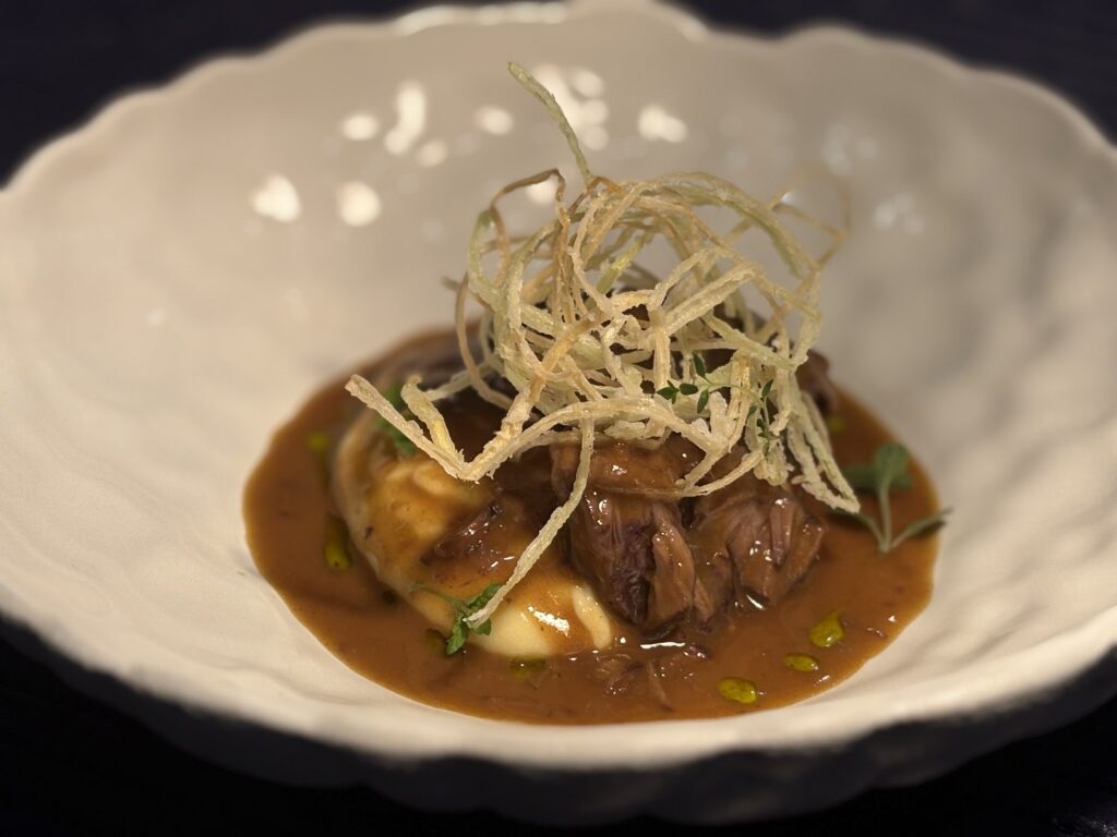 Guancetta di maialino nero Casertano brasata al vino rosso